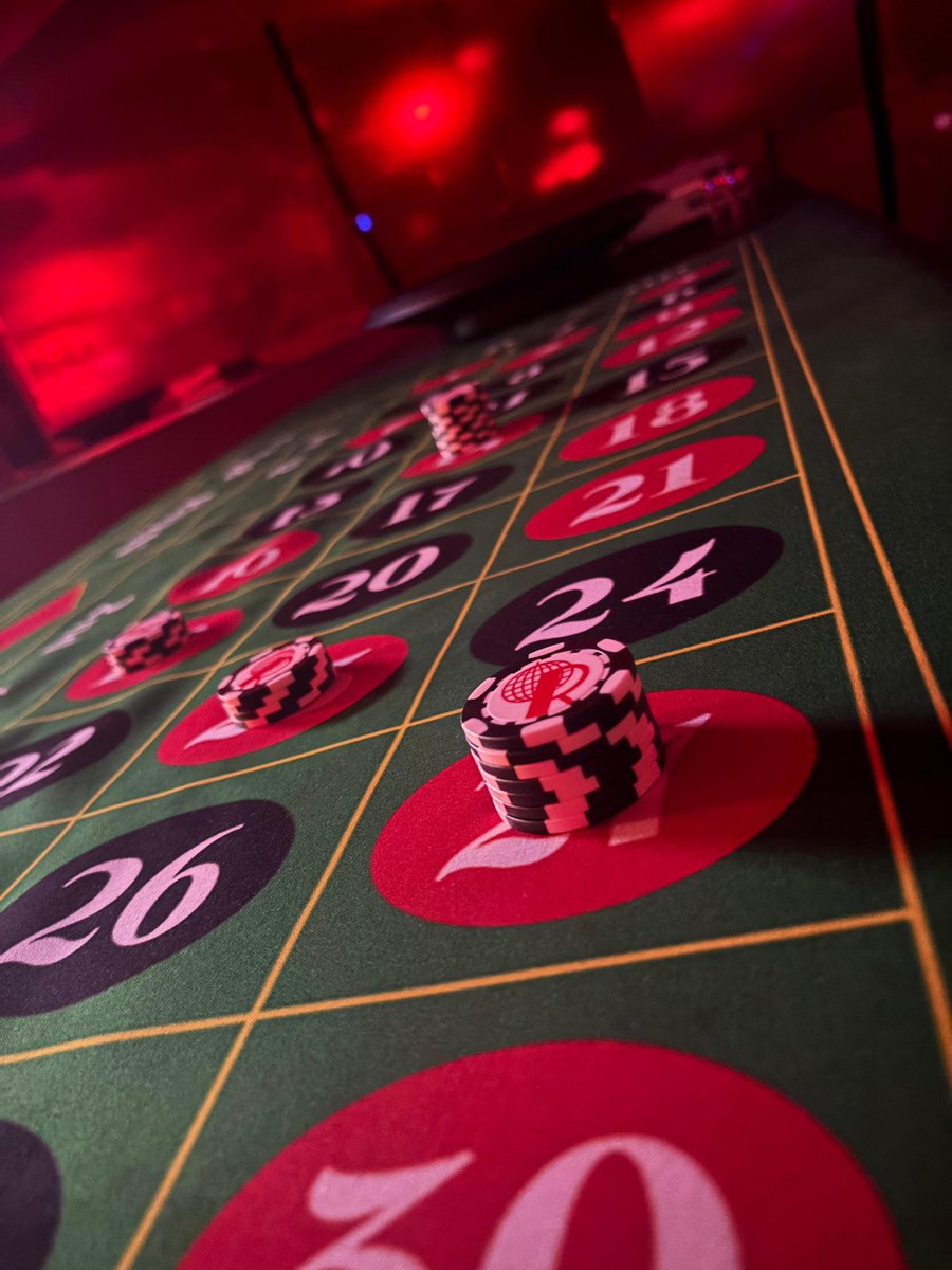 ShaharOFC's tweet photo. RISQUÉ Casino 🎰 https://t.co/YRRgRtB0ci