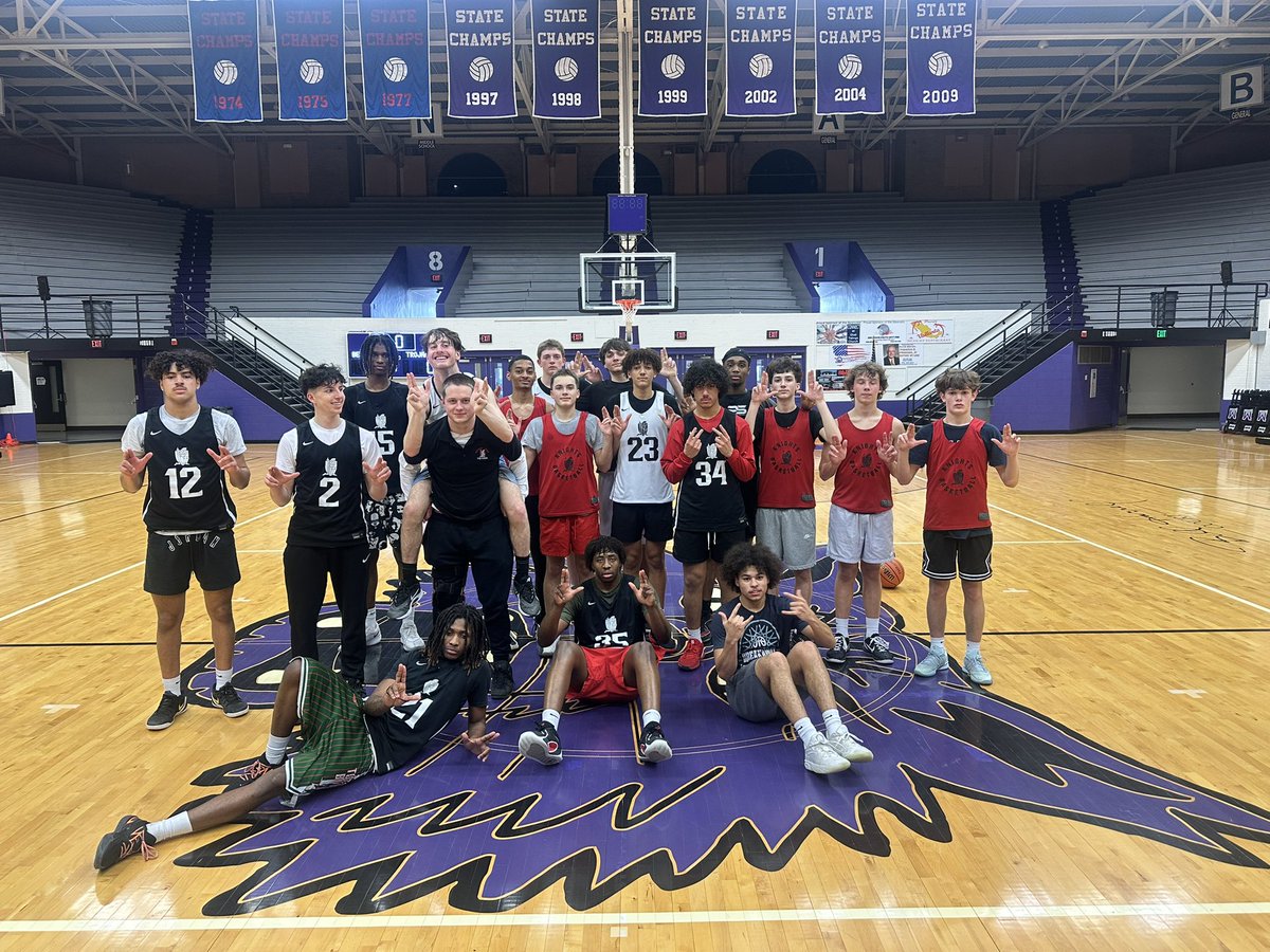 Bishop Luers Bball tweet media