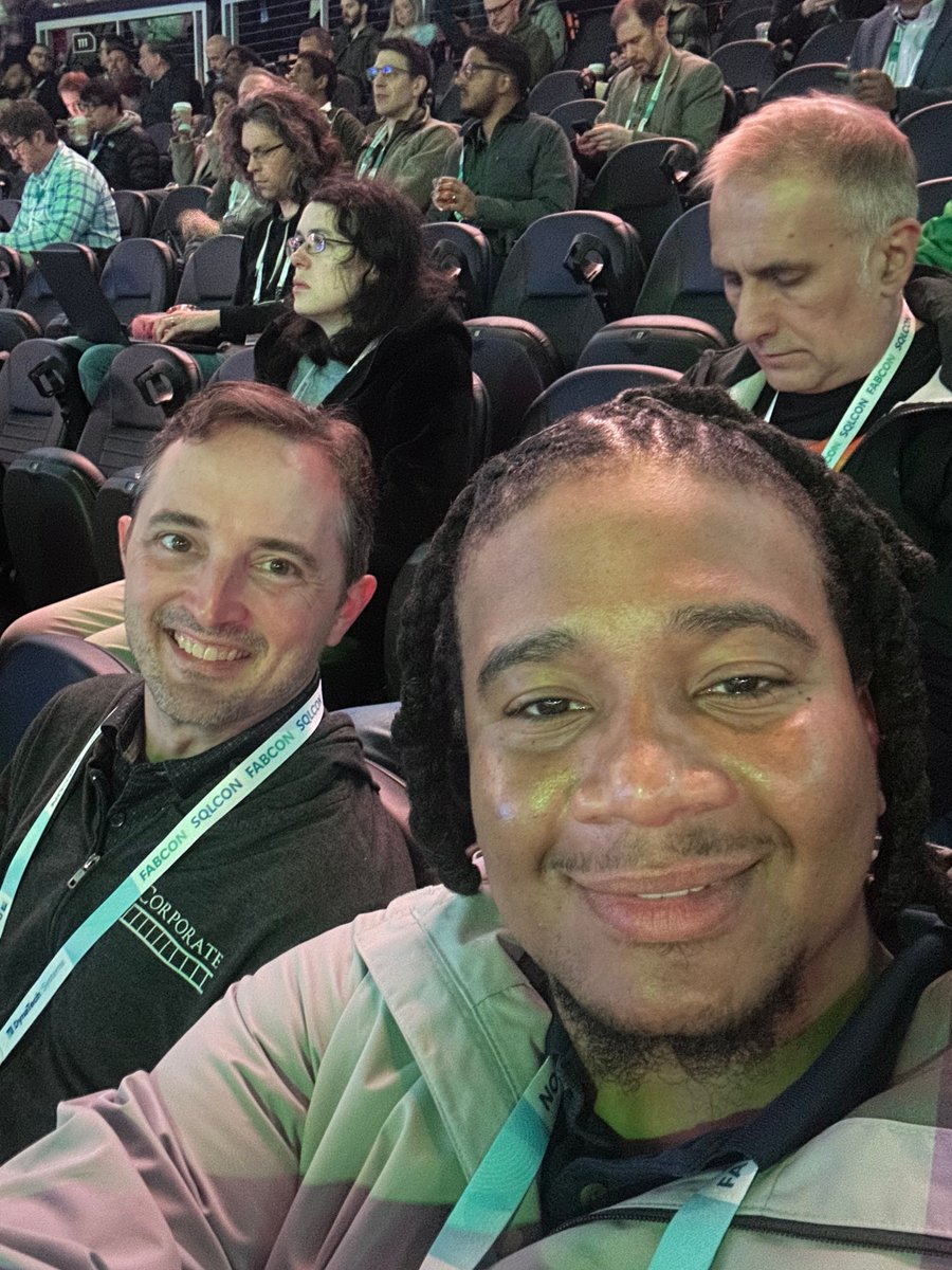 MicroAge tweet media