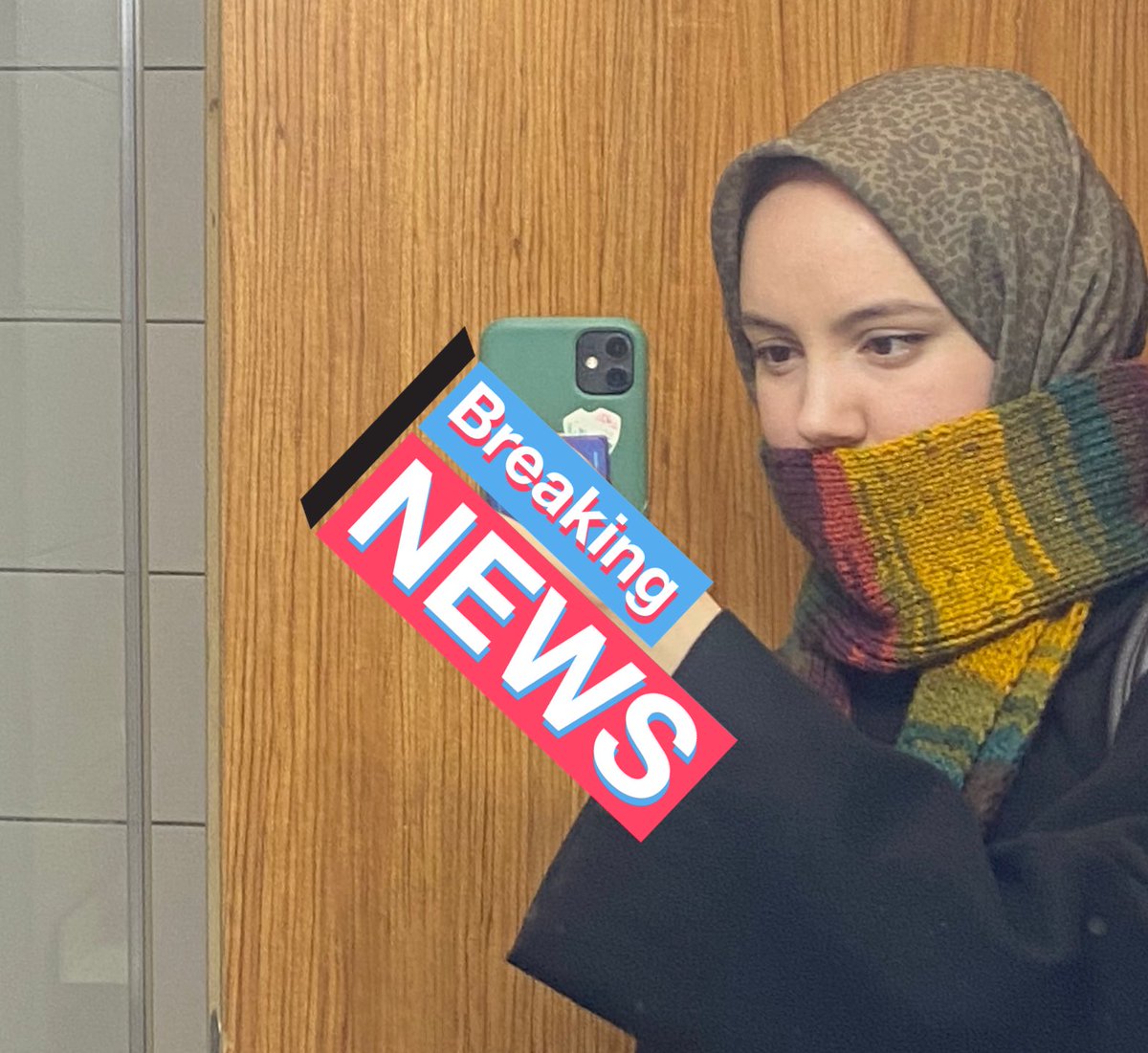 evimize ilk defa gelen misafire bile sizden de hatıra olsun diyerek zorla 1 sıra ördürdüğüm atkım sonunda bitti. 30a yakın el değiştirdiği için kusuru bol oldu ama en sevdiğim aksesuarım bu artık. yazın da takcam