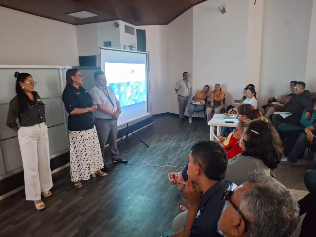 GobMeta's tweet photo. La tecnología al servicio de la salud.💻🏥 En articulación con el Gobierno nacional revisamos avances de la interoperabilidad de historias clínicas electrónicas en el Meta. En la reunión participaron delegados de hospitales, fortaleciendo un sistema más conectado y eficiente. https://t.co/FZXmeRttwW
