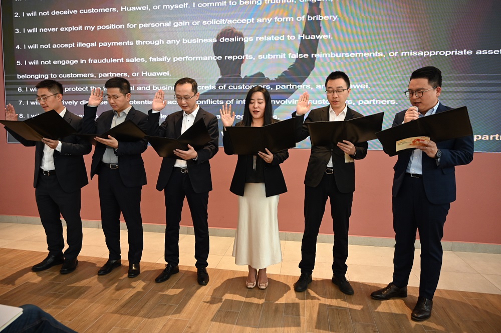 PCFORMAT tweet media