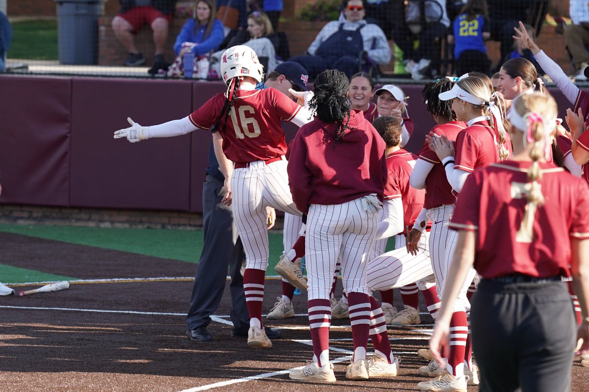 JC_Bobcats's tweet photo. @JC_BobcatsSB The home run trot for @AnnastonTate💣 https://t.co/HKvUD75aIT
