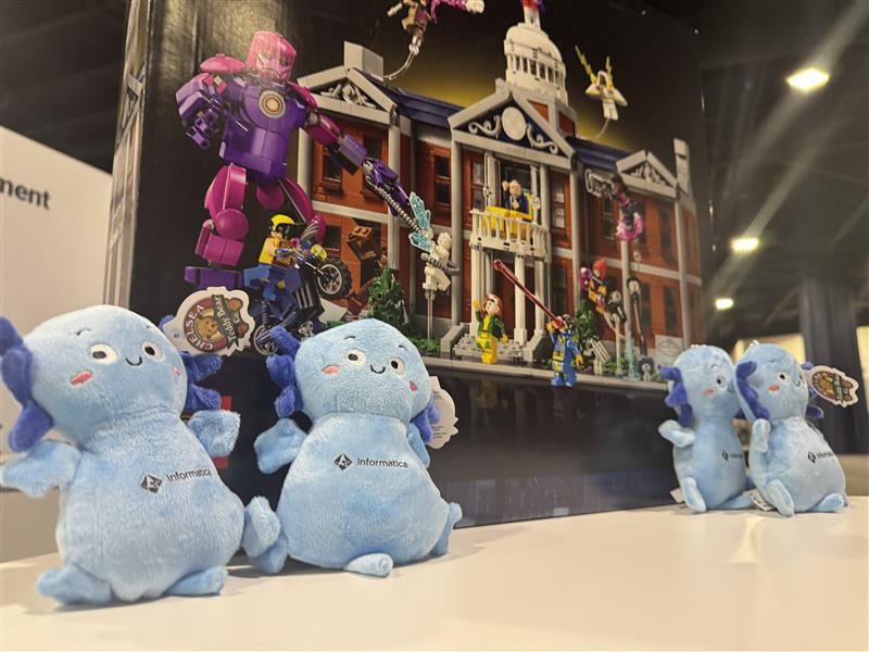 Informatica tweet media