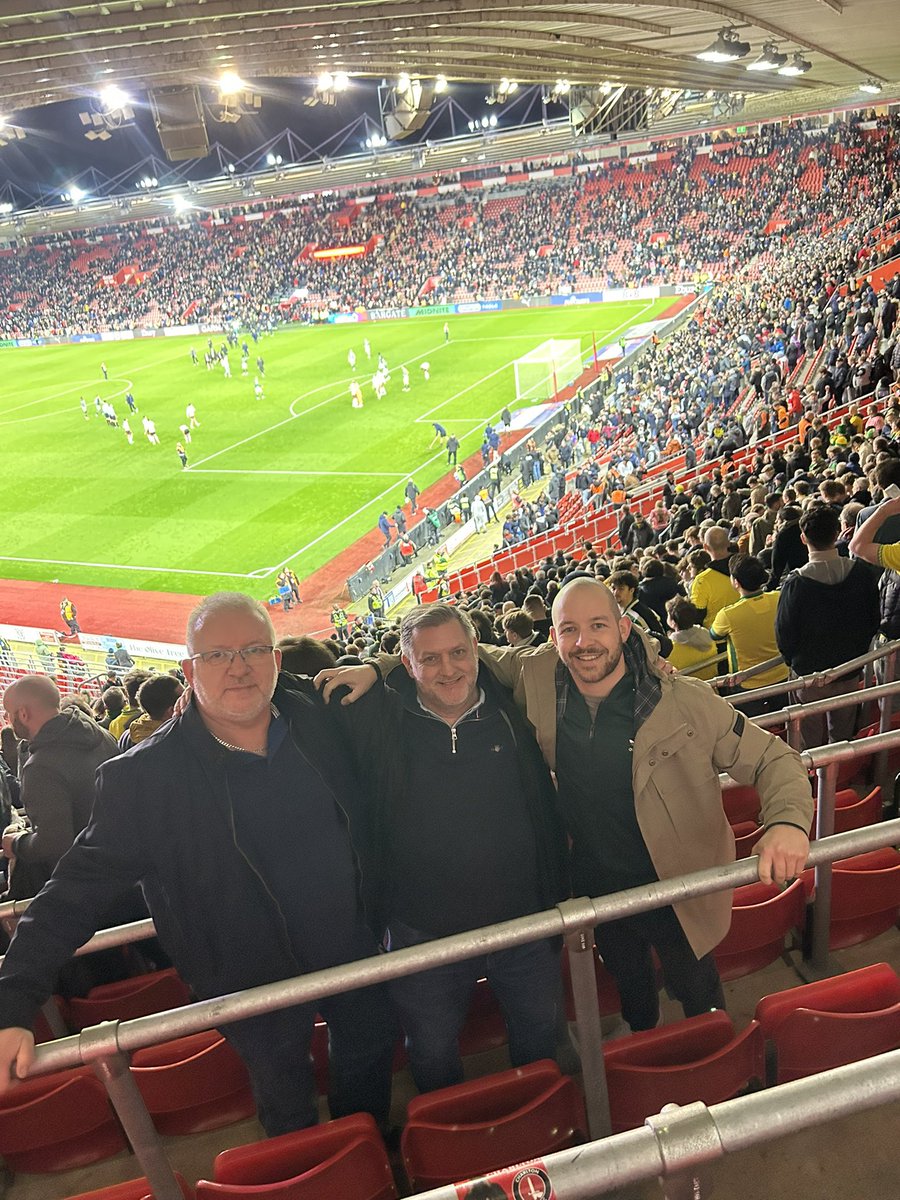 Tom Chambers tweet media