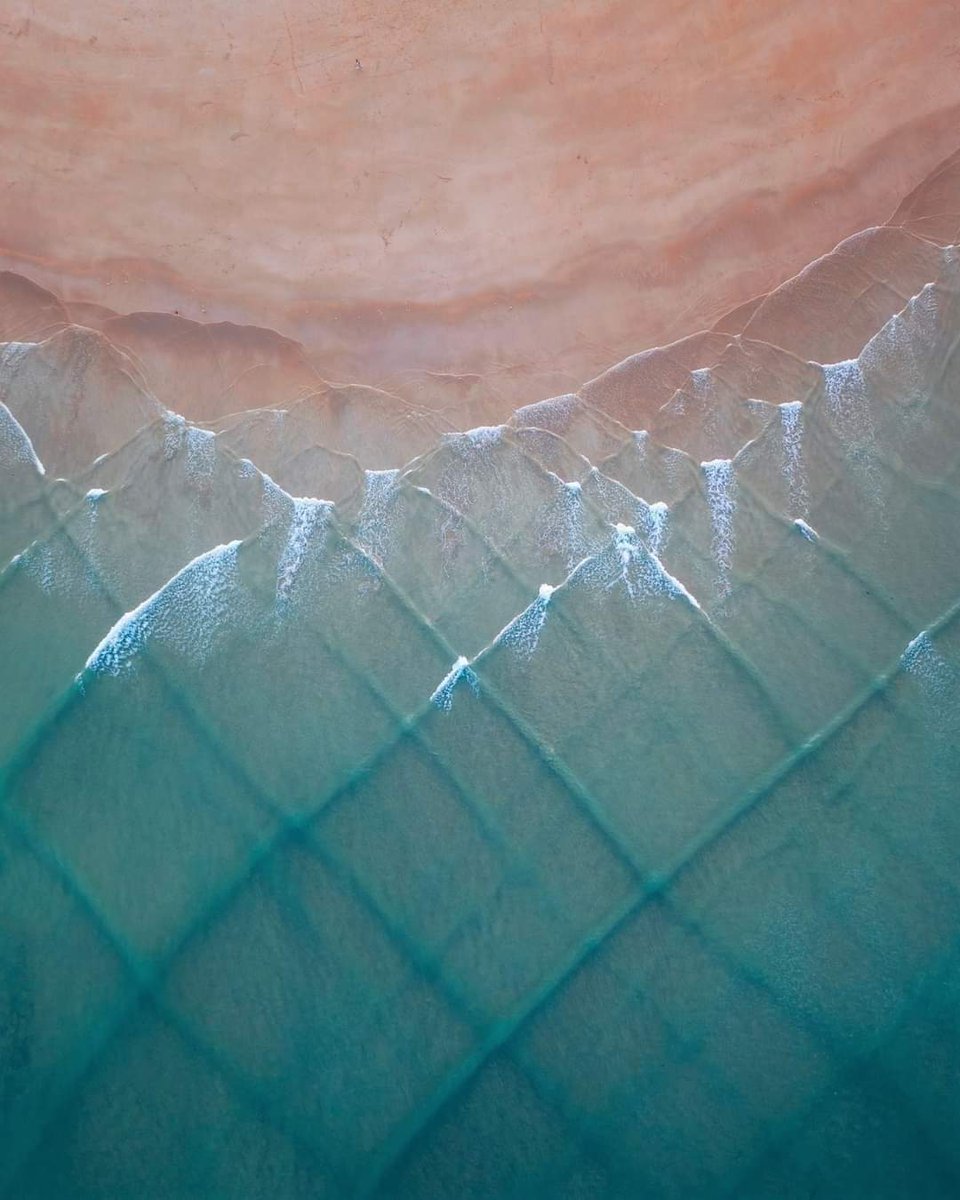 Square waves in Whangamata, New Zealand.