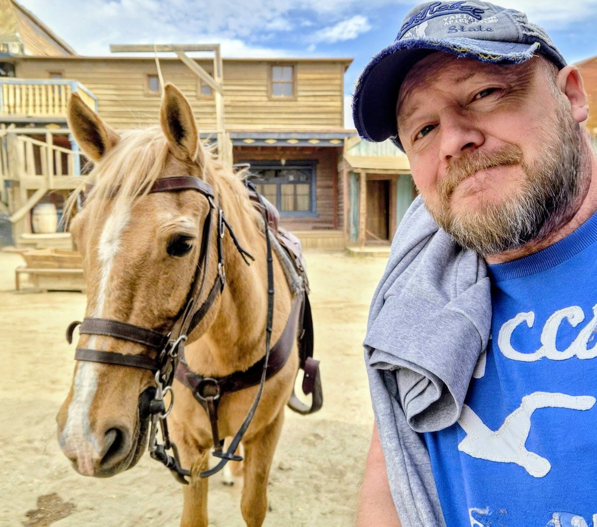 thisishuddy's tweet photo. Today I have mostly been two-stepping my way around Fort Bravo and living my Cowboy 🤠 👢 🐎 dream! #cowboy #countrymusic #spain #fortbravo #horse https://t.co/QKxXrkjy7l