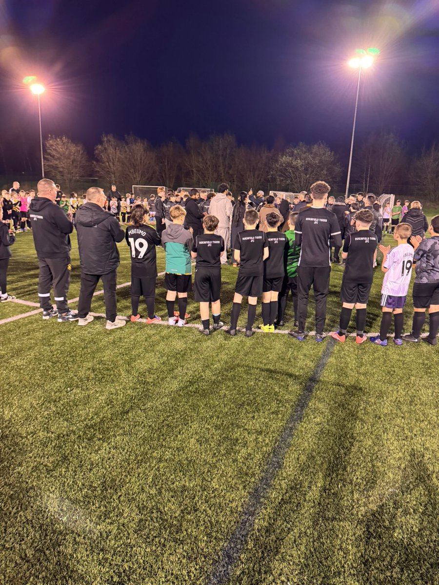 Wow… an incredibly proud night tonight as all of our coaches, players &amp; parents gathered alongside Haaris’s family for an impeccably observed minutes silence.

Such a wholesome moment for an incredible boy who will never, ever be forgotten. ❤️🐯⚽️❤️