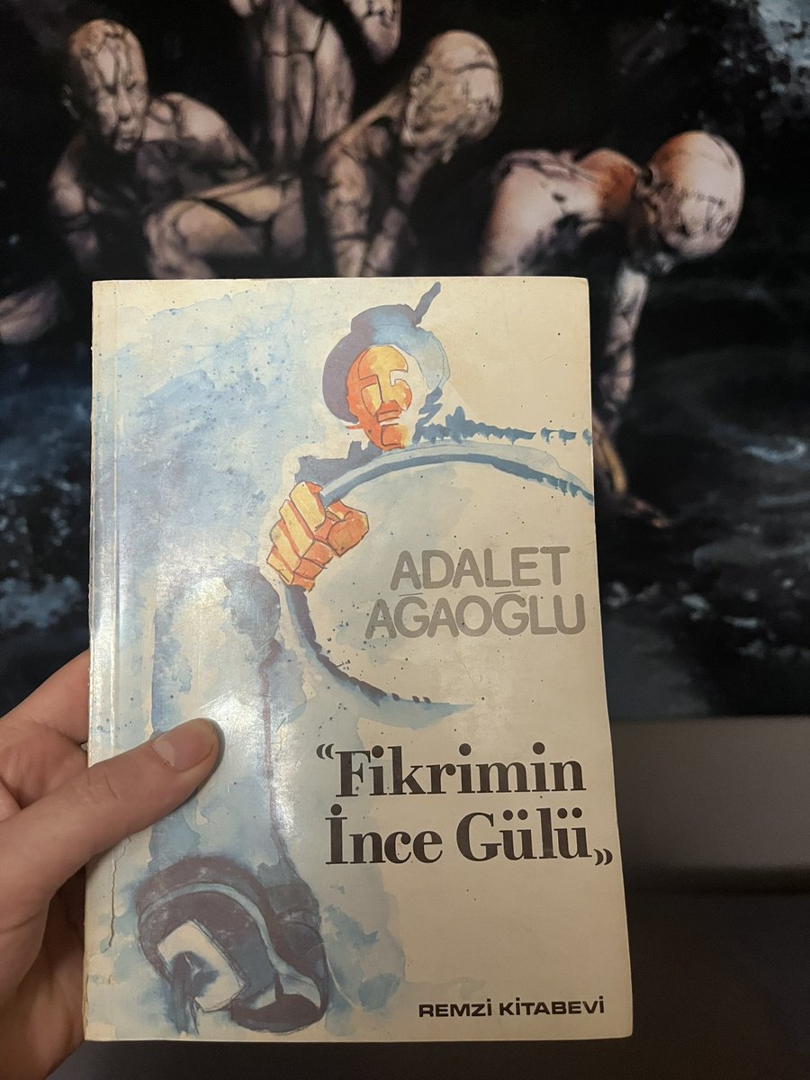 bskgkts's tweet photo. sistem size bir araba verir ama karşılığında o mülkiyetin bekçisi ve uşağı yapar. https://t.co/RwwbZljniM