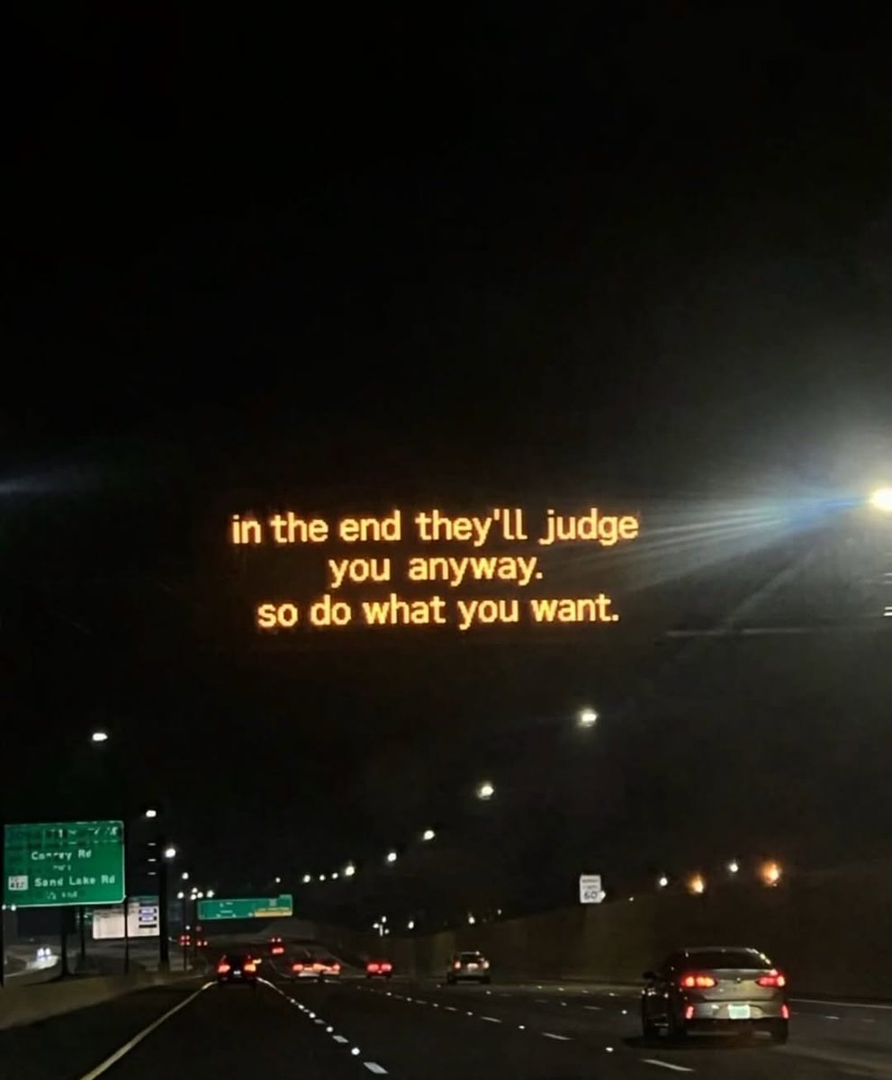 Mini Archillect tweet media