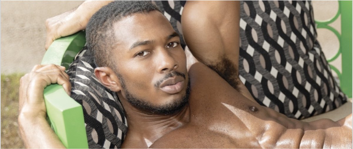 communication@pinktv,fr tweet media