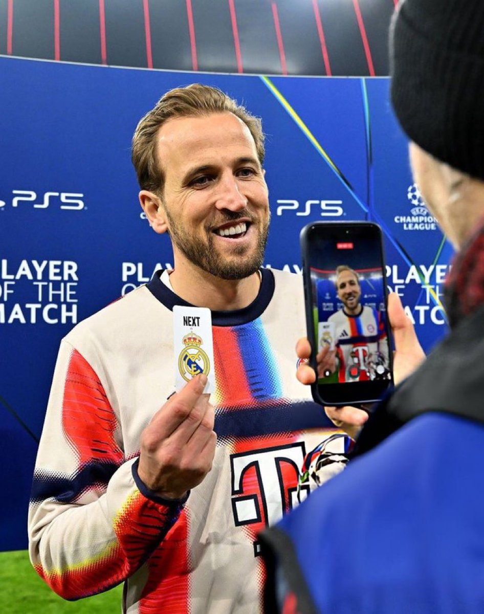 aish .𖥔 tweet media