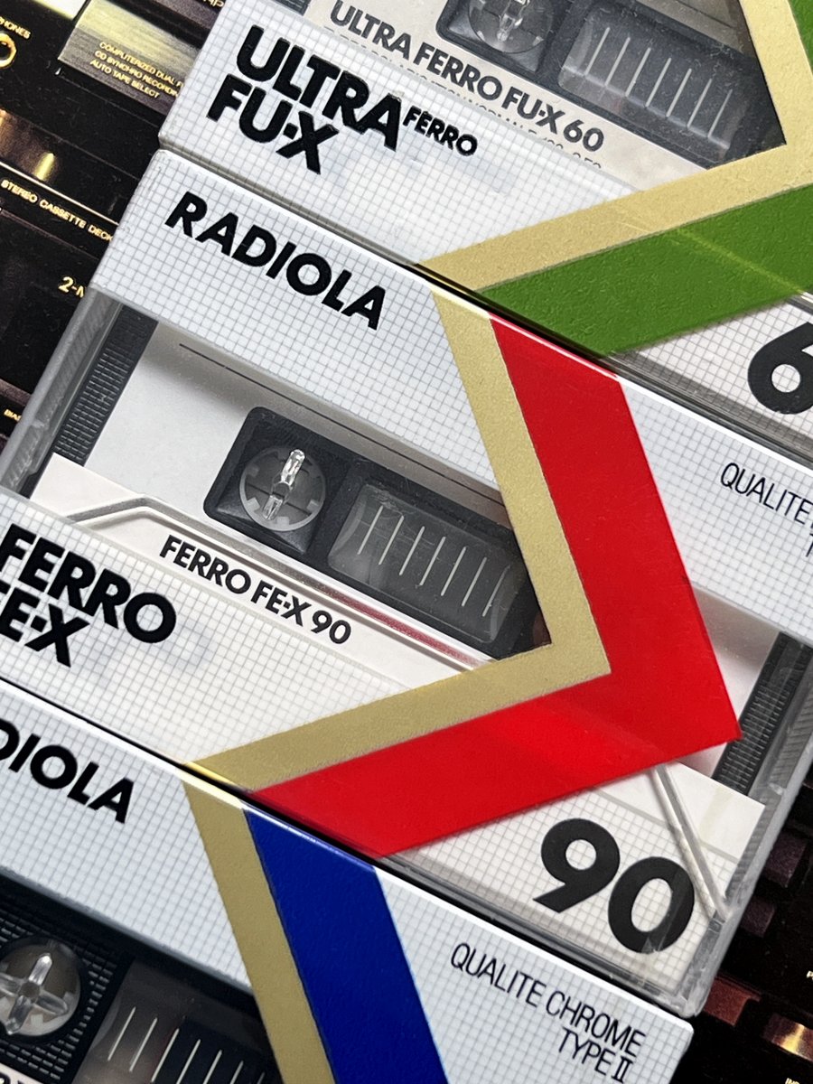 An excellent #Radiola line of three models was assembled; the 4th type was not produced under this brand in 1985.
.
#tapesfans #vintageaudio #cassetteculture #cassettetape #compactcassette #cassettecollection #audiotape #audiocassette