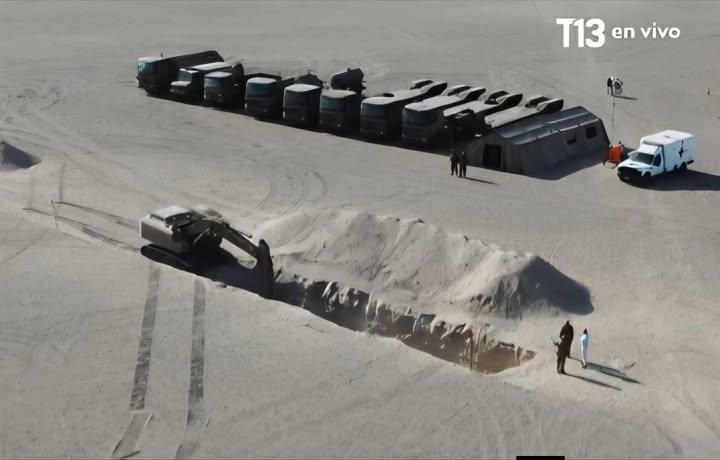 Canal 13, mostrando la famosa zanja, han avanzado 20 metros, el desierto mide 1.050 kilómetros (SIN DEJAR QUE HAY VIENTO), osea se demorarán 134 años en hacerlo

Disfruten lo votado 🙊 🥹🤣
.
.
.
Cobra Neme dr.file Evelyn Matthei gracias Boric #sinfiltrostv