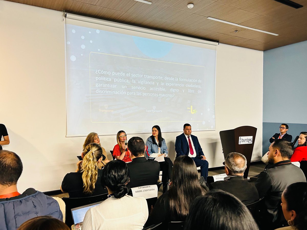 Supertransporte's tweet photo. "Tenemos que conocer cuáles son las condiciones de las personas mayores para determinar de que manera se está movilizando en el servicio público de transporte, y así construir una política adecuada":  Dra. Angela Constanza Jerez https://t.co/s6WjrRn6V2