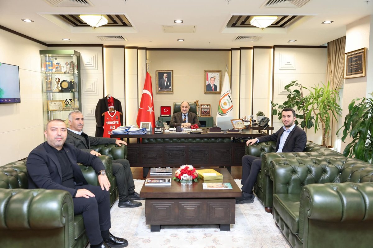 Feruhyksel2's tweet photo. Şanlıurfa Zıyareti :
27.dönem M.vekilimiz @yukselmuslum27 Sanlıurfa da AK Parti İl bşk @milhamigunbegi zıyaret ettıkten sonra BŞBLD Başkanı M.Kasım Gülpınar'ı zıyaret ederek hasbıhal ettıler
#RamazandaSanlıurfa
#MilletimizleİnancımızBir
 @fmfedaioglu @abdulhamitgul @FatmaSahin https://t.co/nFXOecolNS