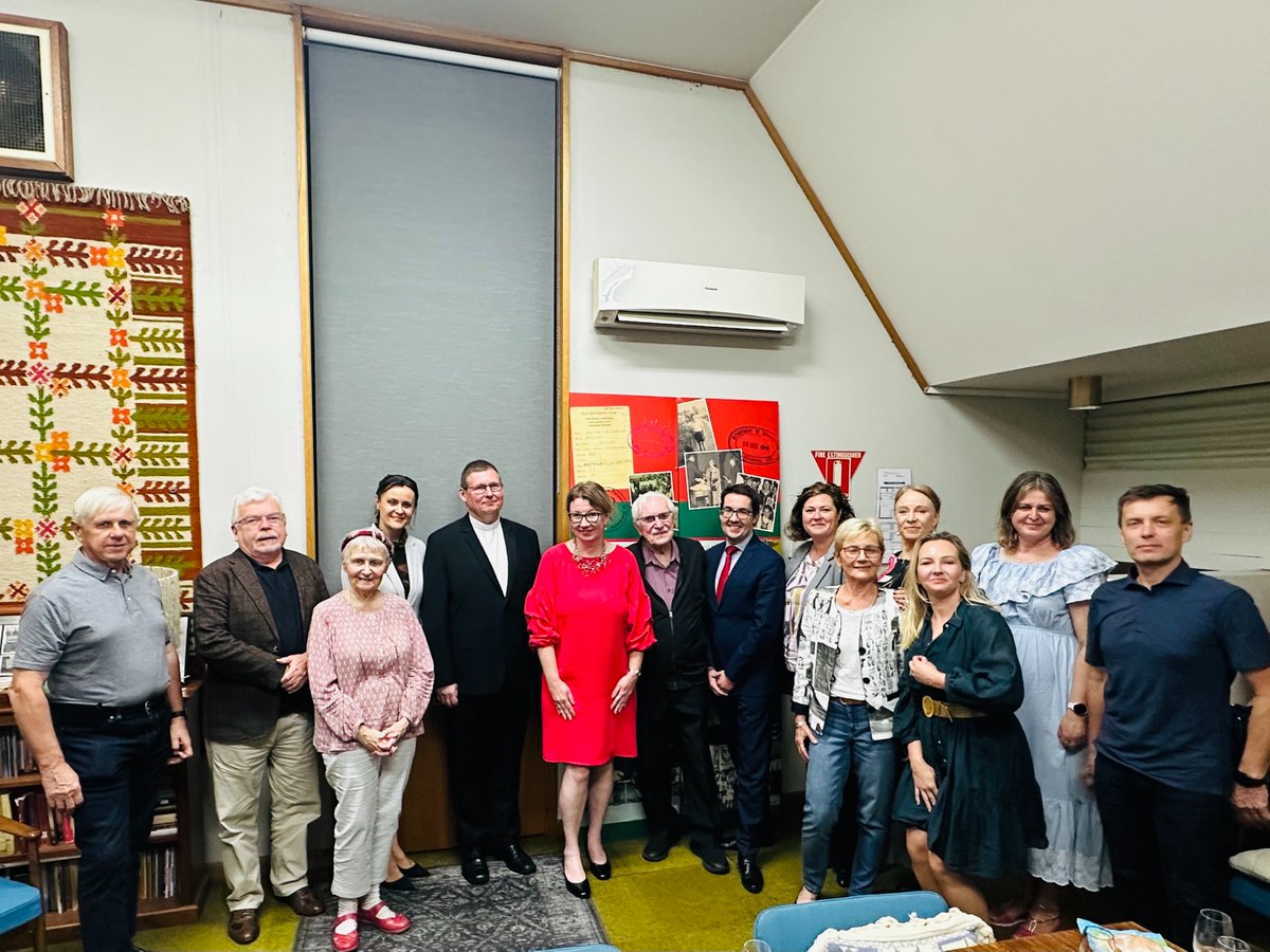 Poland in Australia tweet media