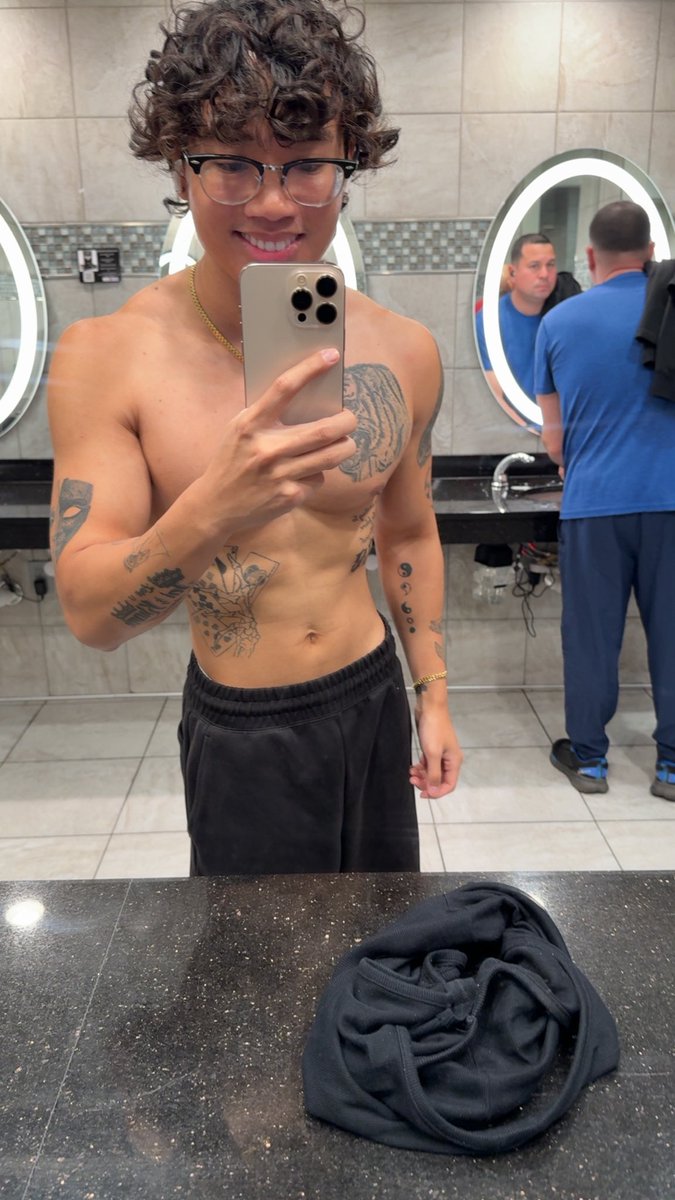 billyhoe tweet media