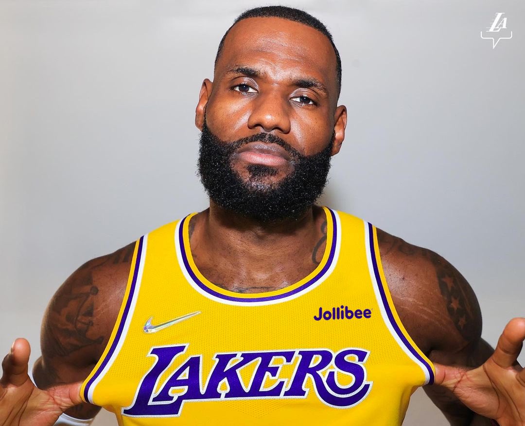 Michelangelo tweet media