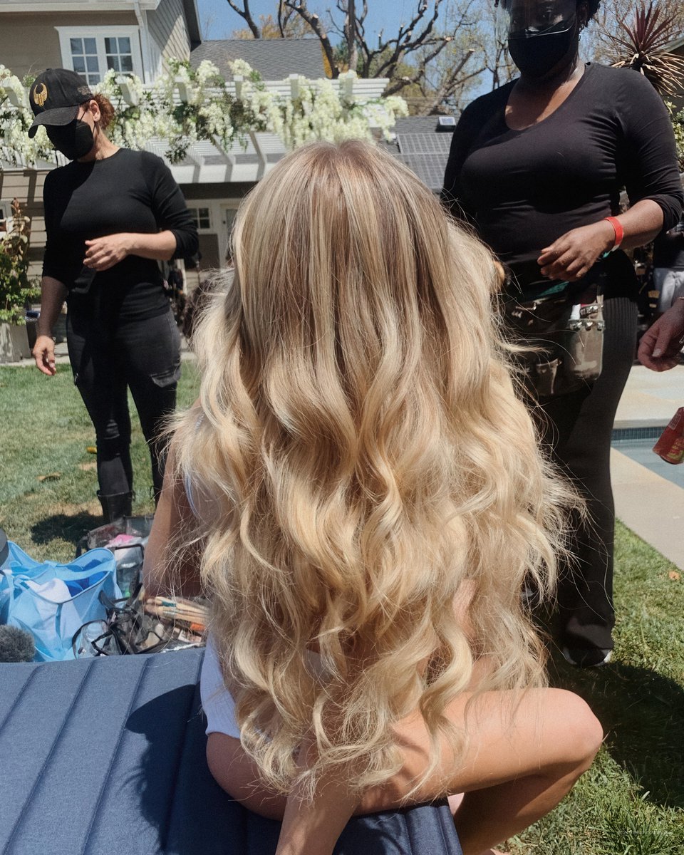 pop vibes tweet media