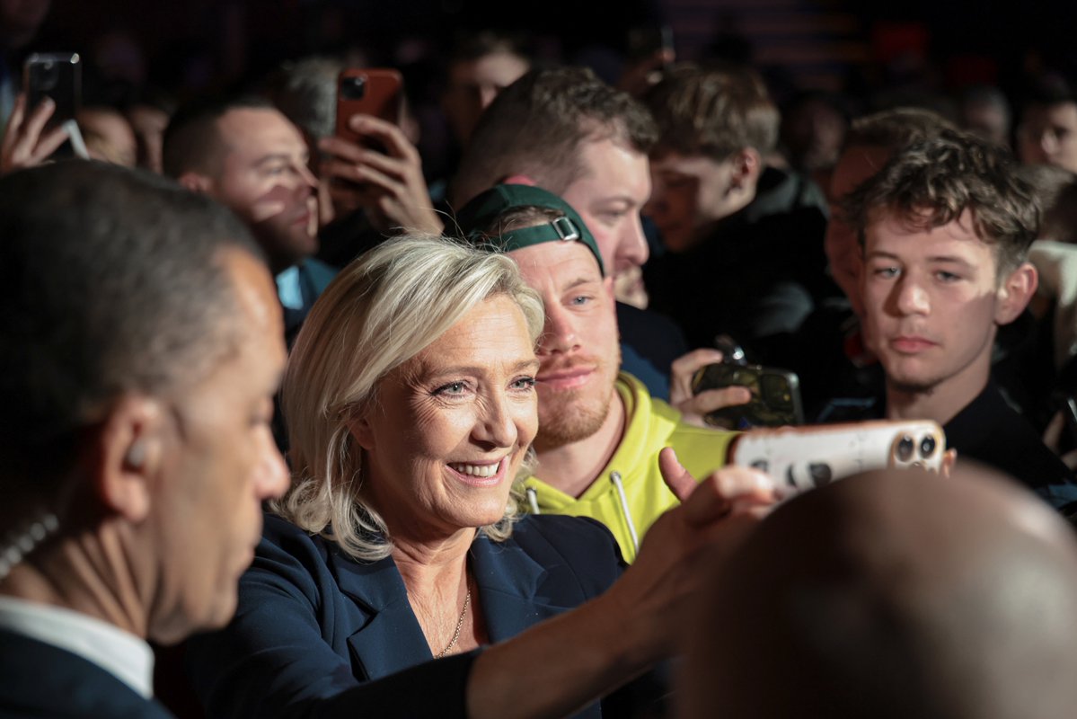 Marine Le Pen tweet media