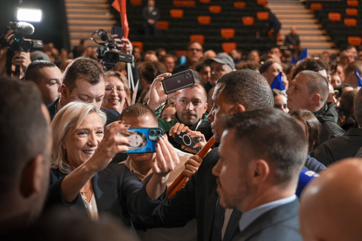 Marine Le Pen tweet media