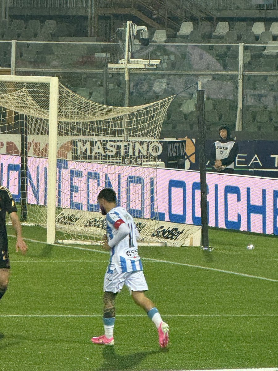matteotacc's tweet photo. @86_longo La B in ciabatte 😍 https://t.co/RgCQI9yJJJ