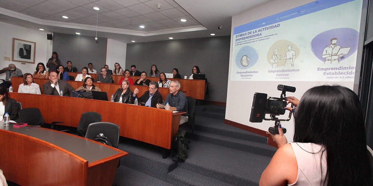 UCAB tweet media