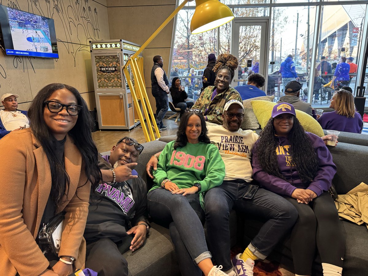 Mandy 💫 tweet media