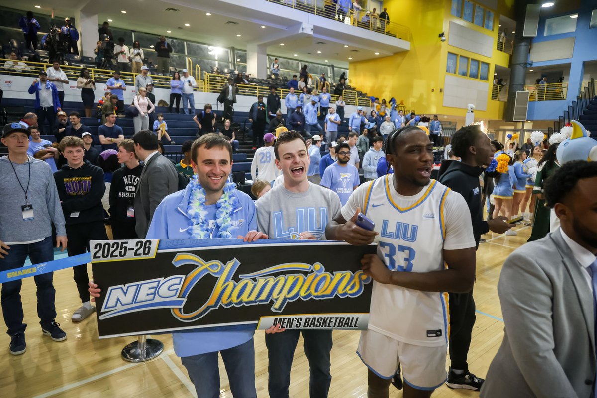 NahBabyNahNah's tweet photo. Canadian duo at heart of LIU’s March Madness run that comes with international flavor Leading scorers and Toronto high school buddies Jamal Fuller, who shoots 43.8 percent on 3-pointers, and Malachi Davis turned over a new maple leaf for the Sharks’ 24-1… https://t.co/YavIWeYNUx https://t.co/WTtrUUCuOn