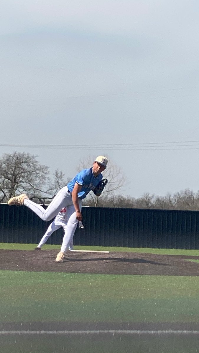 aidenfreeman_5's tweet photo. First game at North Rock Creek Festival 11-0 vs Mcloud 
Pitching- 
6 innings 
3 hits 
4 ks
Hitting- 
1-2,3B,BB,1RBI https://t.co/jIwAH2QA0o