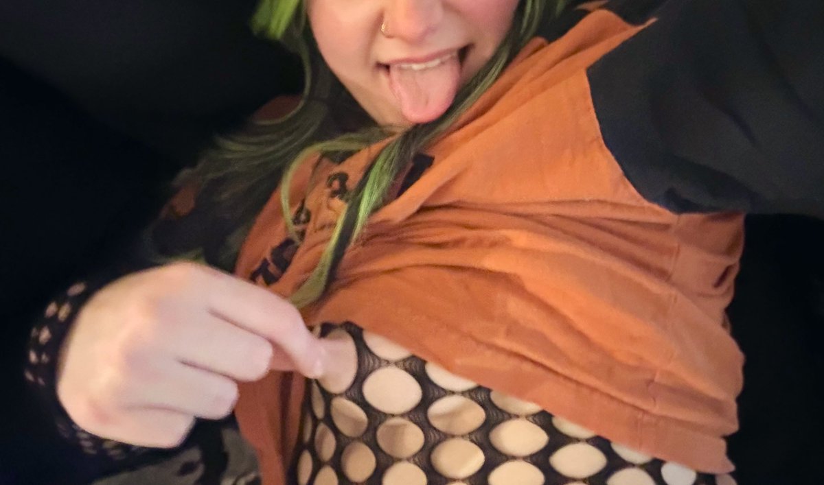 Liv 🍒 tweet media