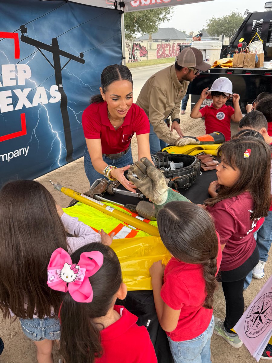 AEPTexas's tweet photo. Rio Grande City employees brought trucks, tools and hands-on demonstrations to teach students about electrical safety and utility careers. Full story: https://t.co/U6xaDVqyWv
#WeAreAEPTexas #EmployeeCommitment #CareersInEnergy https://t.co/itYnz64NAr