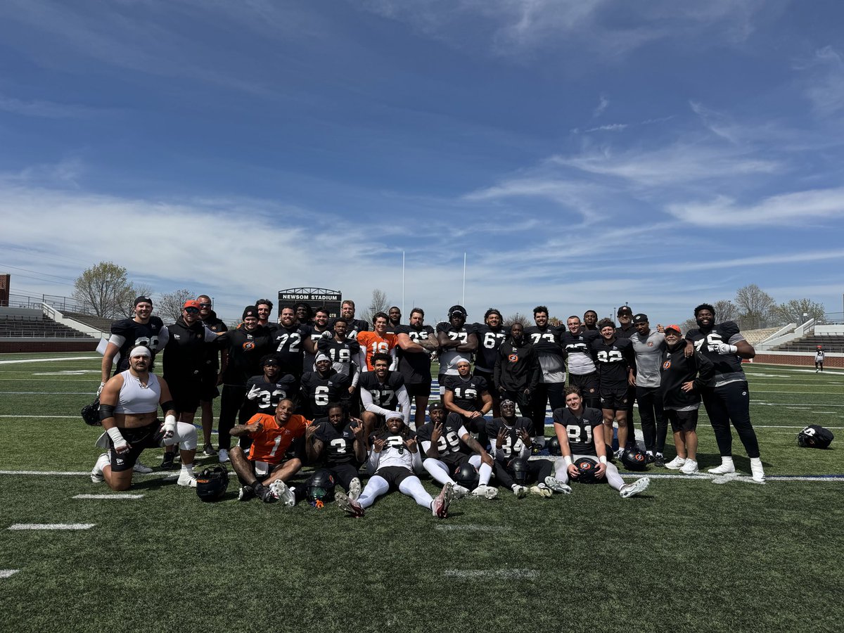 Colin Thompson tweet media