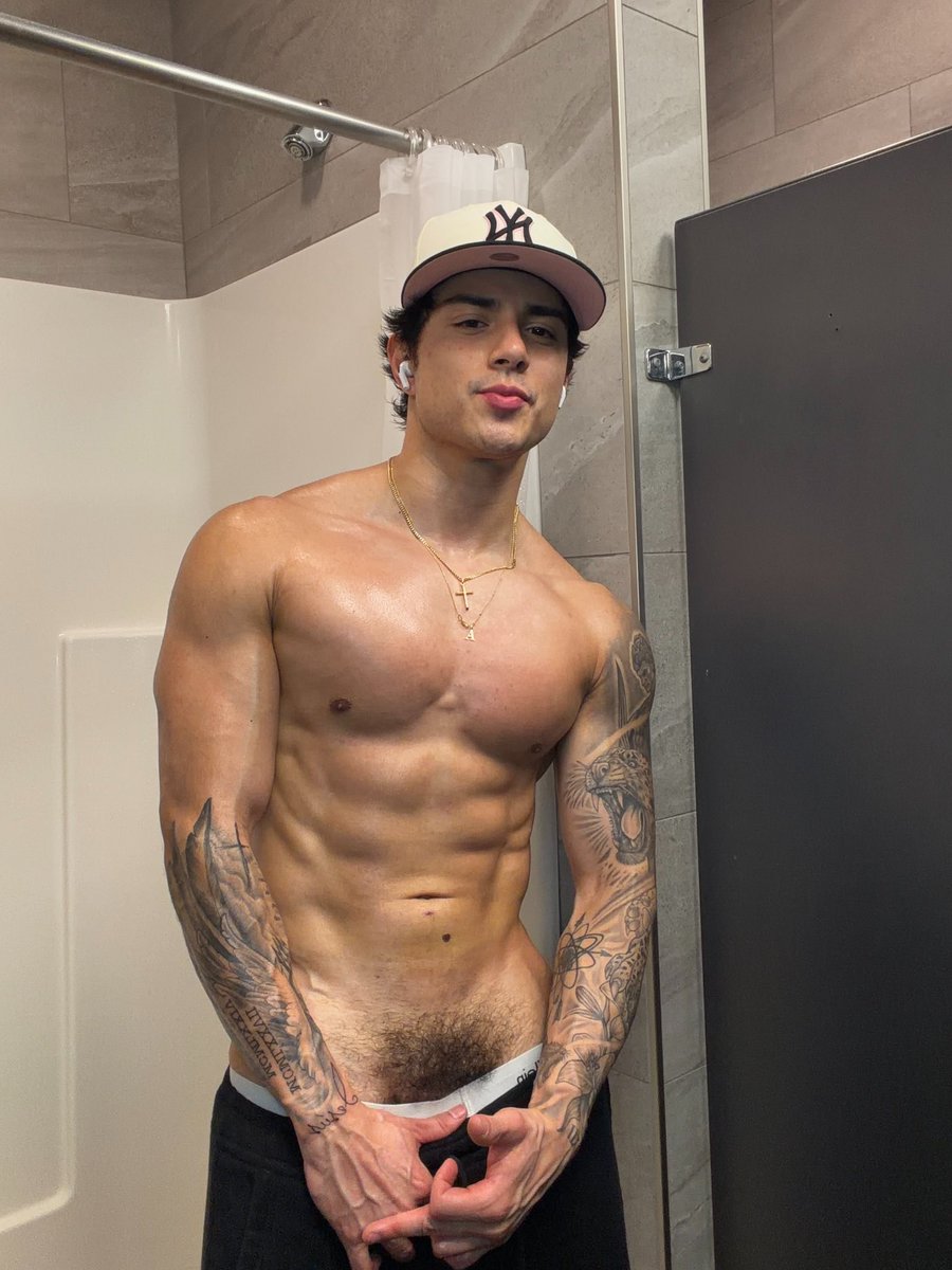 KingStrada👑 tweet media