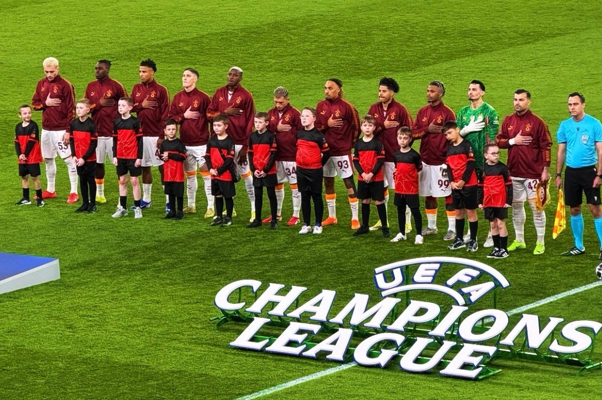 Emrey25753736's tweet photo. Biz senden raziyiz.tesekkurler galatasaray #LIVvGS https://t.co/R5MGKAYQYO