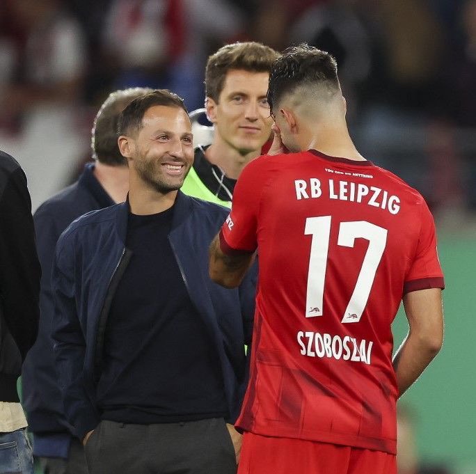 Rezilettin tweet media