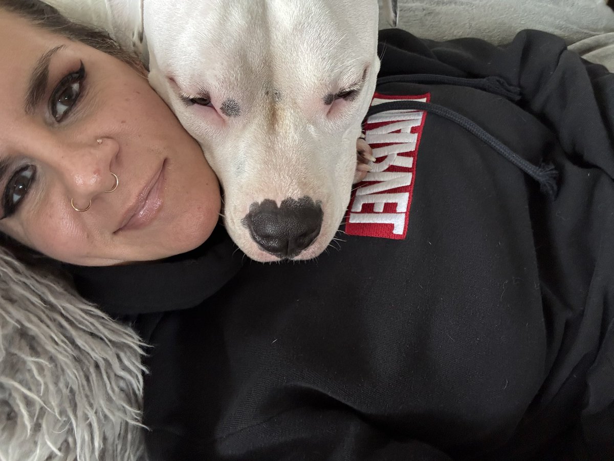 Holy Elle tweet media