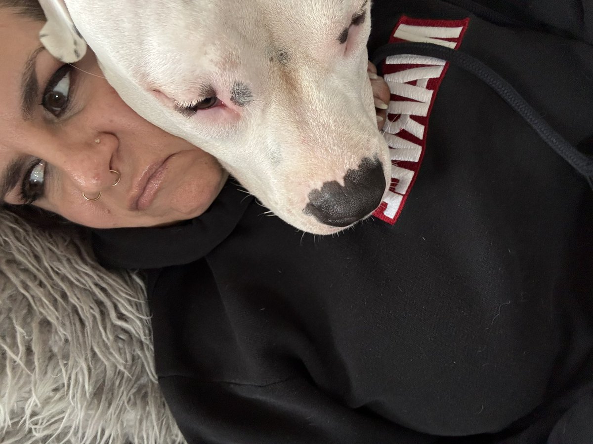 Holy Elle tweet media