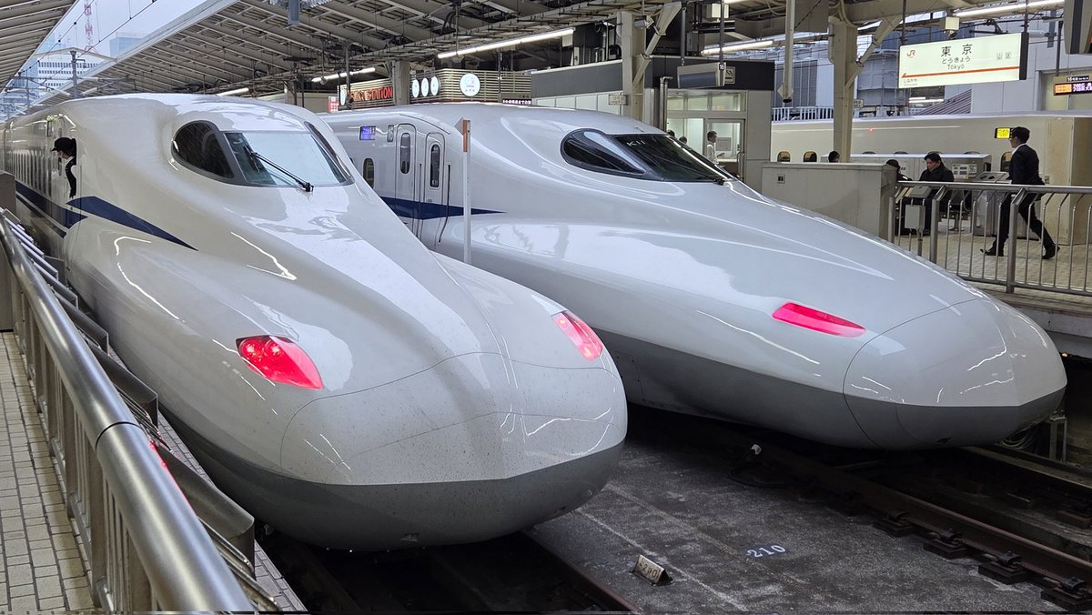 domanitw's tweet photo. あらためてみると、フロント形状って結構違うのね…にしにいきます https://t.co/ucO7HAv0U9