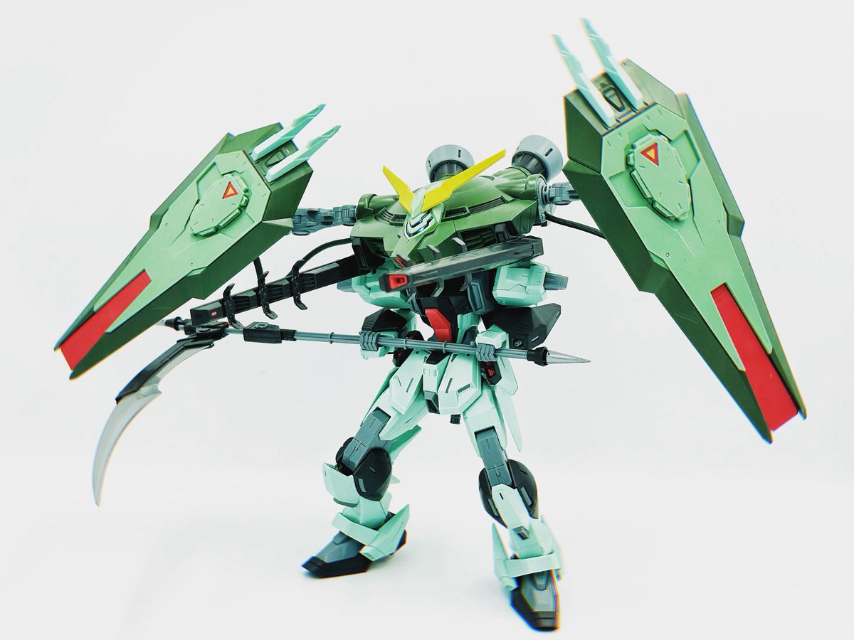 車の窓にカメムシとまってた………(';ω;`) 