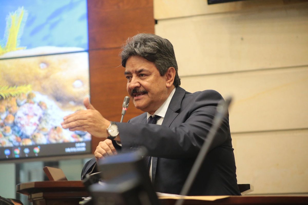 #PlenariaSenado | Con la aprobación de 5 proyectos de ley en segundo debate, establecidos en el orden del día, se levanta la sesión de la plenaria del Senado y se convoca nuevamente por Secretaría.

🔃 Reviva la transmisión completa en el siguiente link 👉 acortar.link/5SKGYs