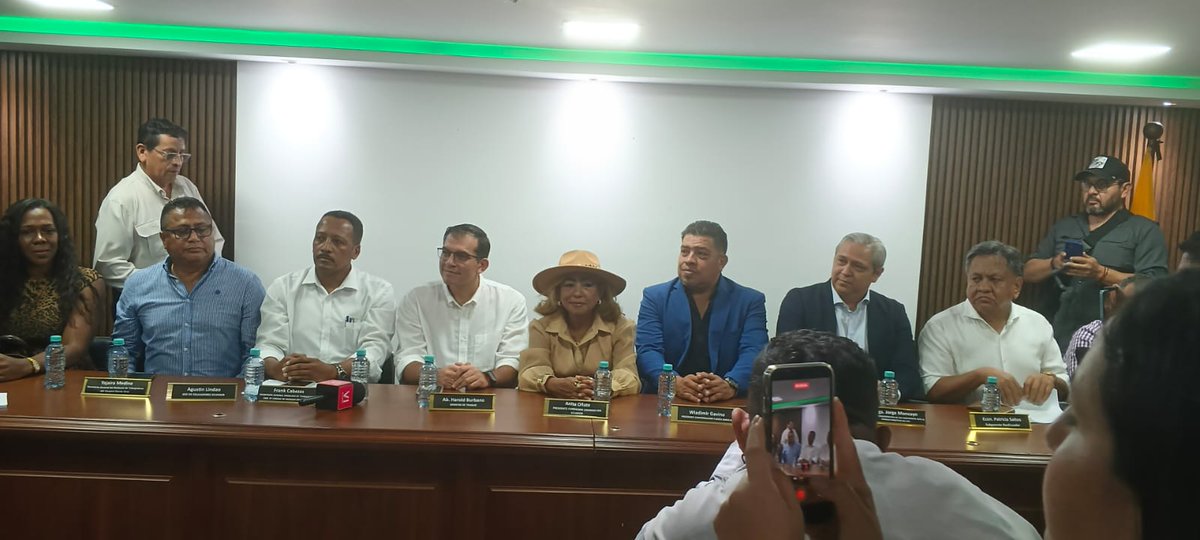 Confederación Nacional de Trabajadores tweet media