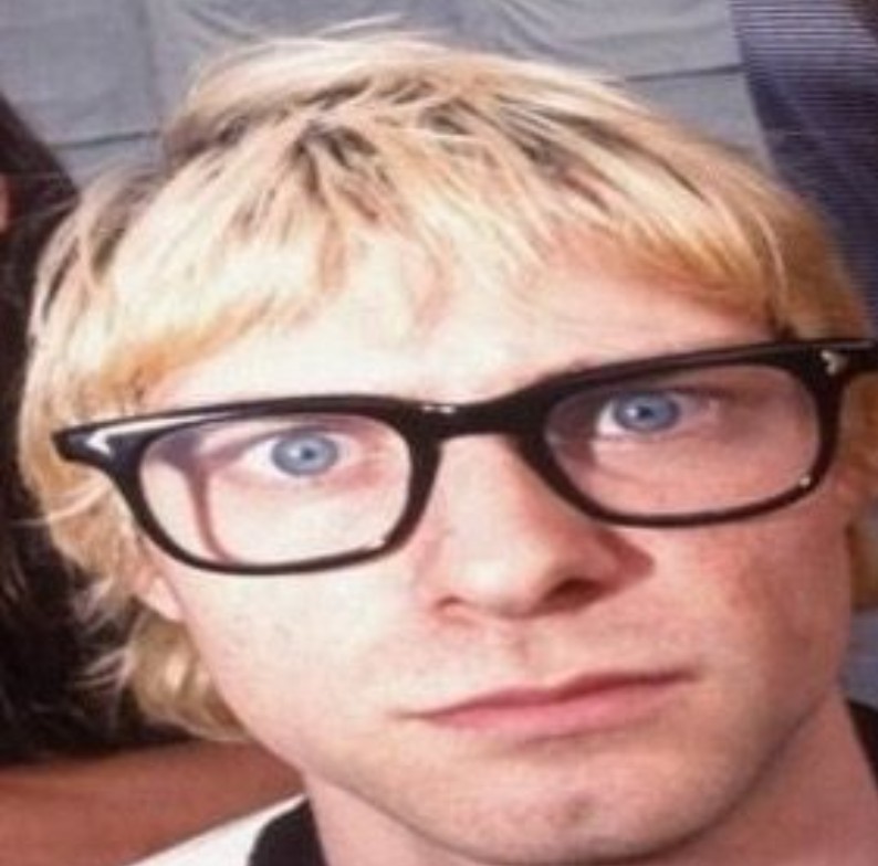 Jonas ‧₊ ♪˚⊹ Kurt Cobain's Manager tweet media