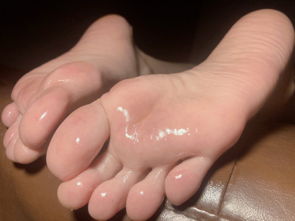 * 🥂﹐𝓻𝐚͟𝐝͟𝐢͟𝐚͟𝐧𝐭 . tweet media