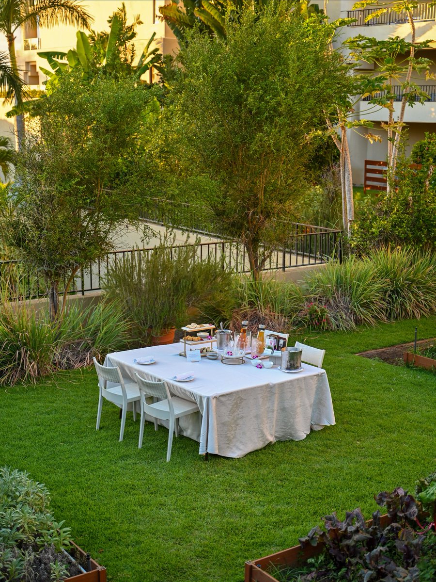 Four Seasons Resort Maui tweet media