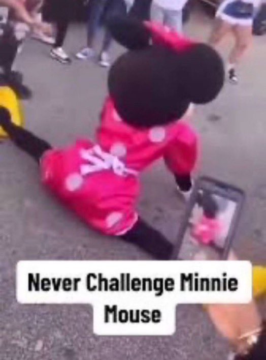 ana flores tweet media