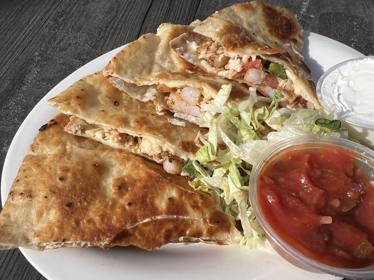 Winking Lizard tweet media