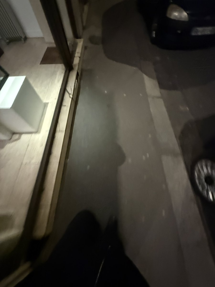 des fois t’as besoin de marcher seul la nuit