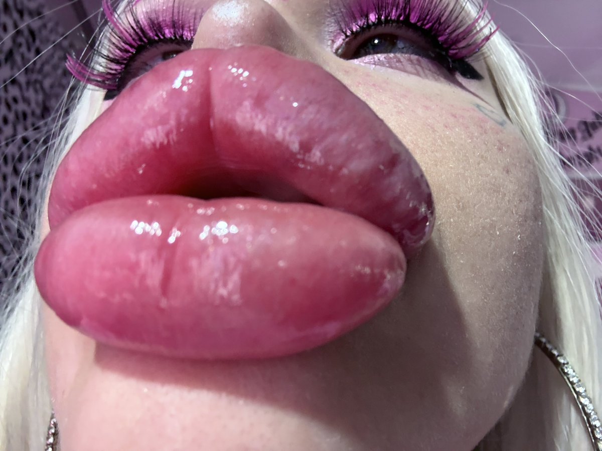 Nasty Bimbo 👁👄👁Top 1.2% Onlyfans tweet media